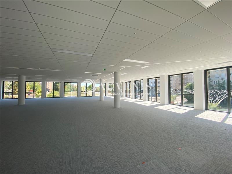 Location Bureaux MONTIGNY LE BRETONNEUX (78180) - Photo 6