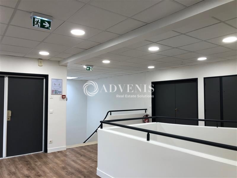 Vente Utilisateur Bureaux PLAISIR (78370) - Photo 1