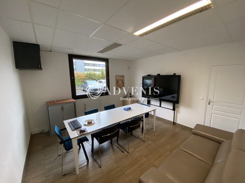 Vente Utilisateur Bureaux MONTIGNY LE BRETONNEUX (78180) - Photo 1