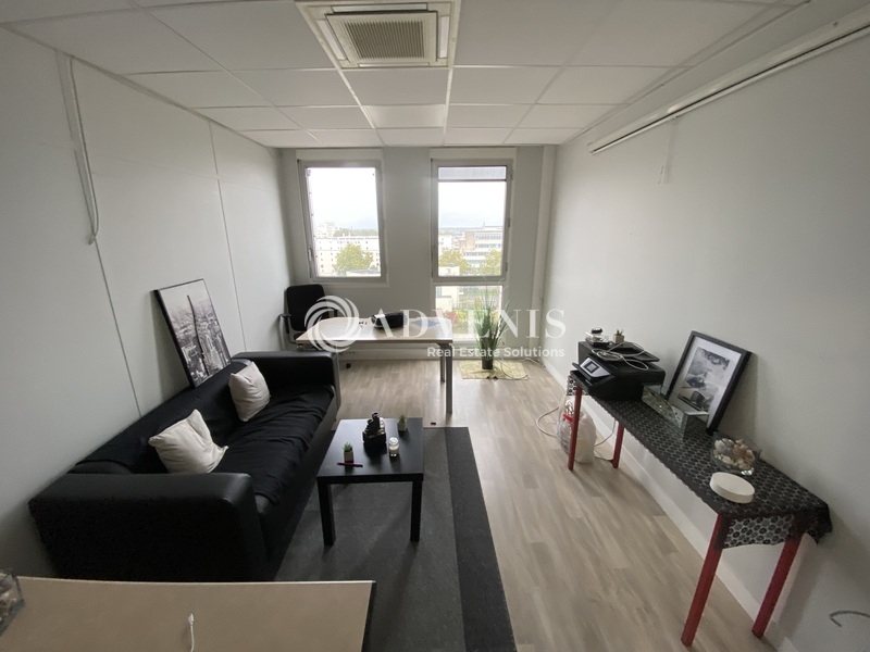 Vente Utilisateur Bureaux MONTIGNY LE BRETONNEUX (78180) - Photo 1