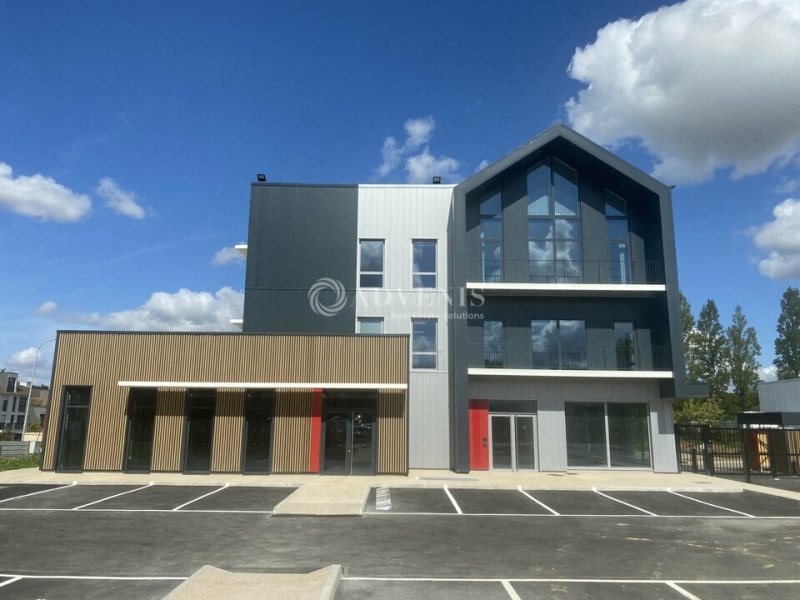 Location Bureaux PLAISIR (78370) - Photo 2