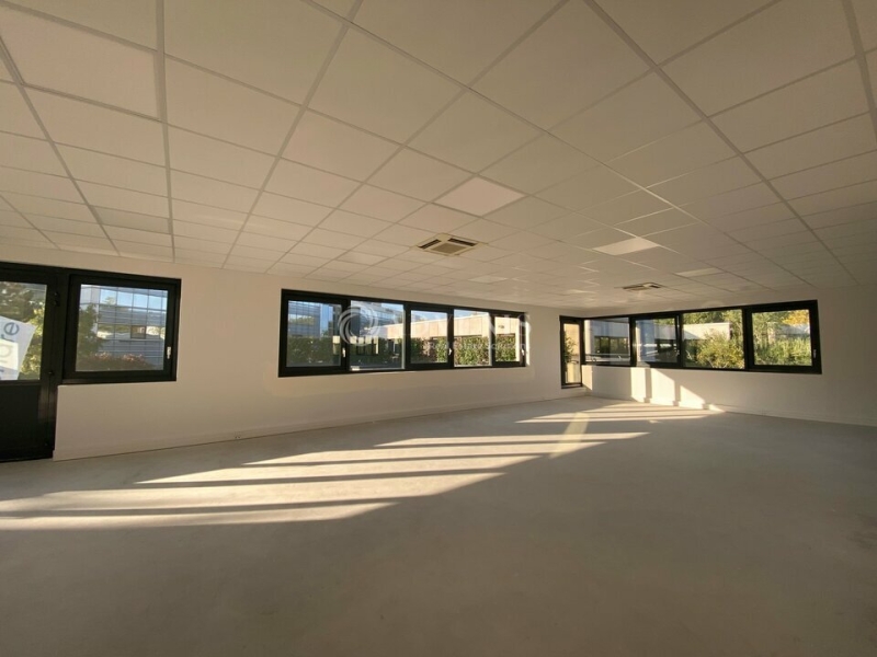 Location Bureaux et activités légères GUYANCOURT (78280) - Photo 3