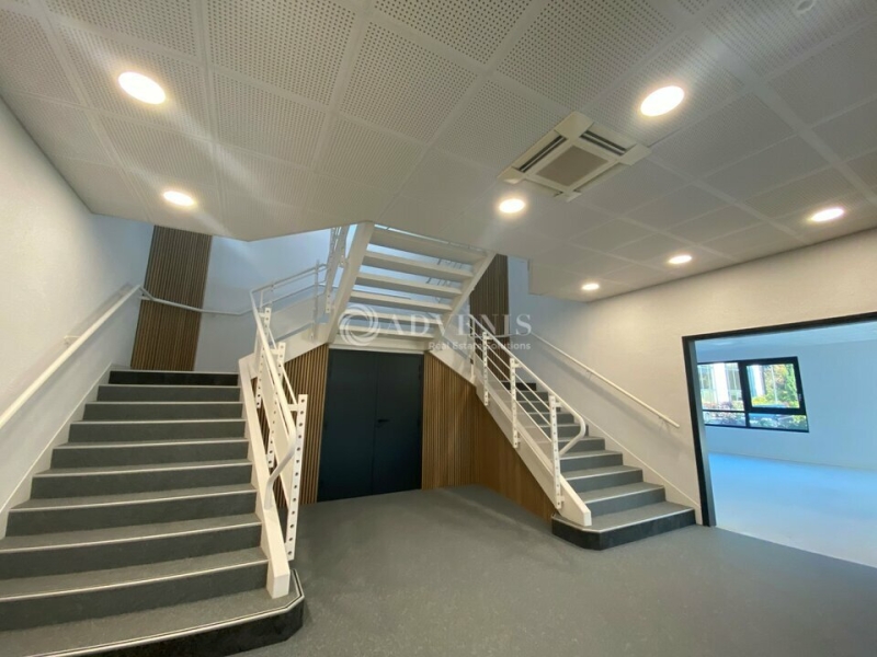 Location Bureaux et activités légères GUYANCOURT (78280) - Photo 7