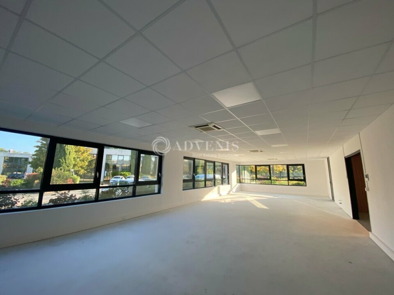 Location Bureaux et activités légères GUYANCOURT (78280) - Photo 8