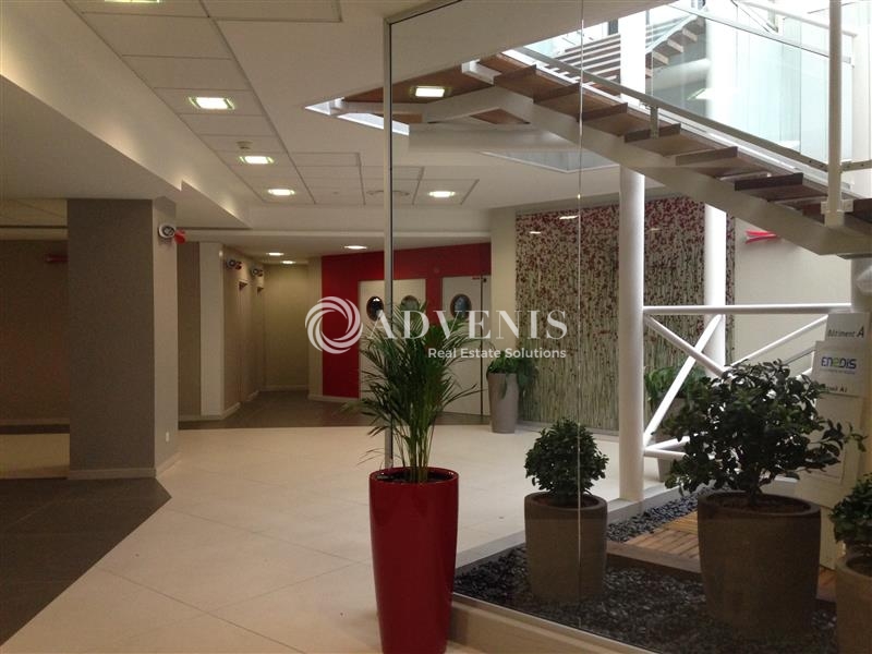 Location Bureaux MONTIGNY LE BRETONNEUX (78180) - Photo 1