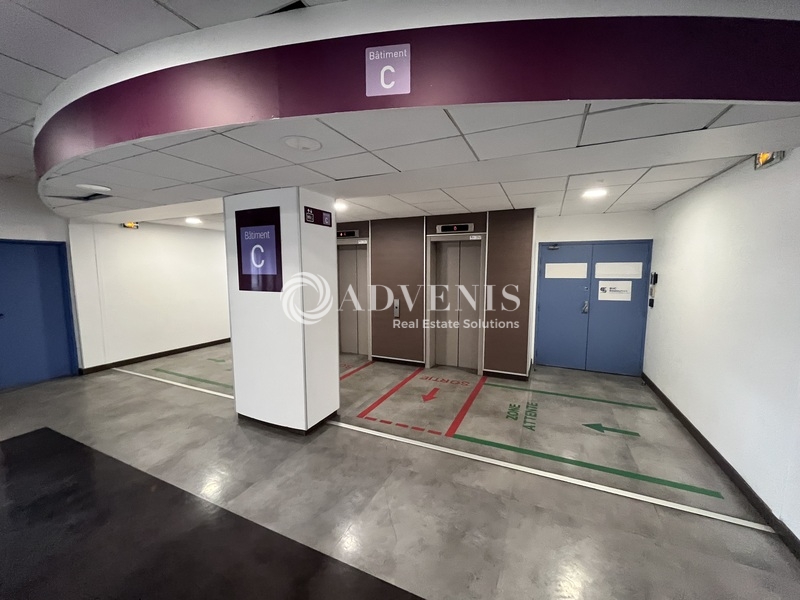 Location Bureaux MONTIGNY LE BRETONNEUX (78180) - Photo 3