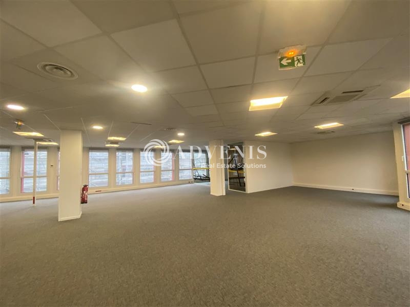 Location Bureaux MONTIGNY LE BRETONNEUX (78180) - Photo 4