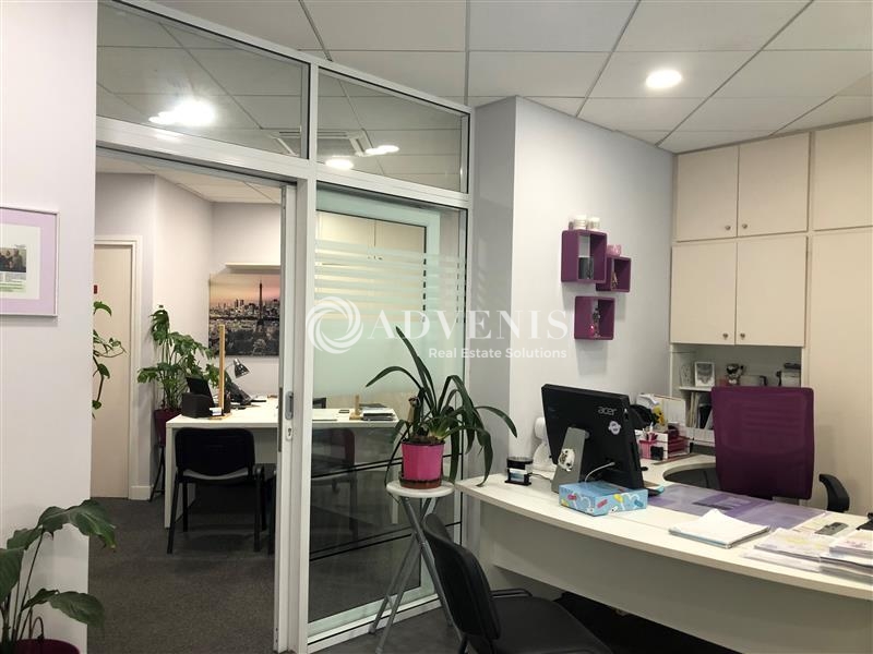 Location Commerces MONTIGNY LE BRETONNEUX (78180) - Photo 2