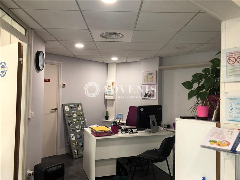 Location Commerces MONTIGNY LE BRETONNEUX (78180) - Photo 4