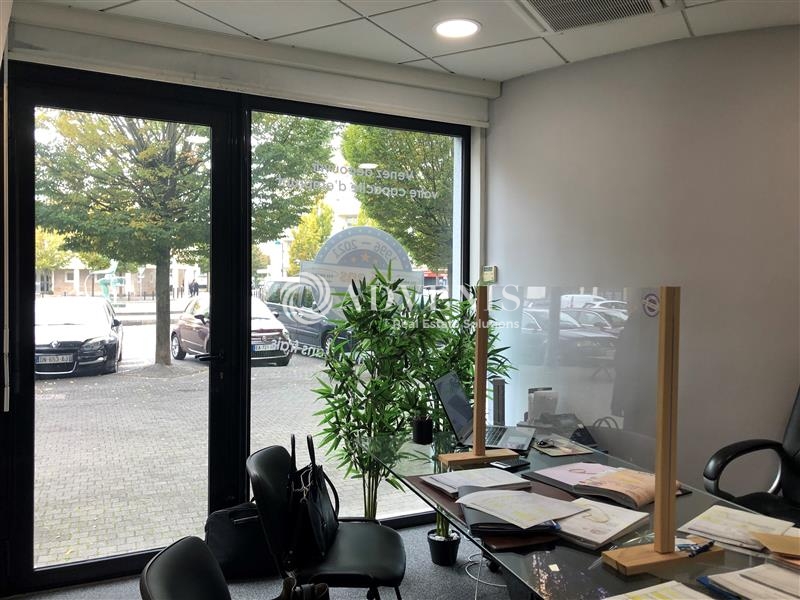 Location Commerces MONTIGNY LE BRETONNEUX (78180) - Photo 5