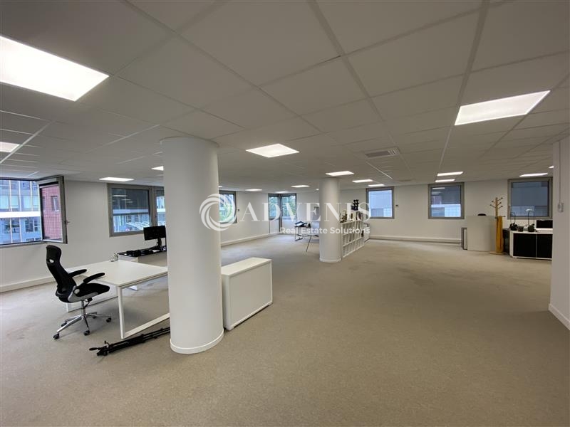 Location Bureaux MONTIGNY LE BRETONNEUX (78180) - Photo 2