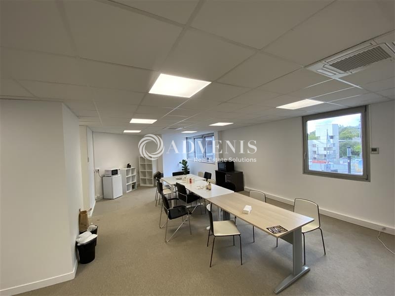 Location Bureaux MONTIGNY LE BRETONNEUX (78180) - Photo 3