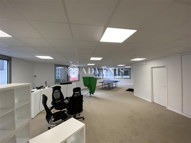 Location Bureaux MONTIGNY LE BRETONNEUX (78180) - Photo 4