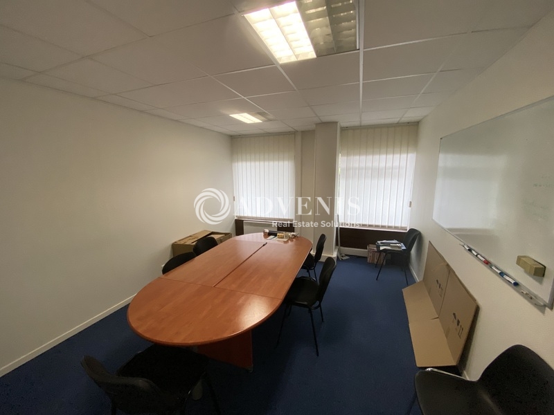 Location Bureaux TRAPPES (78190) - Photo 2