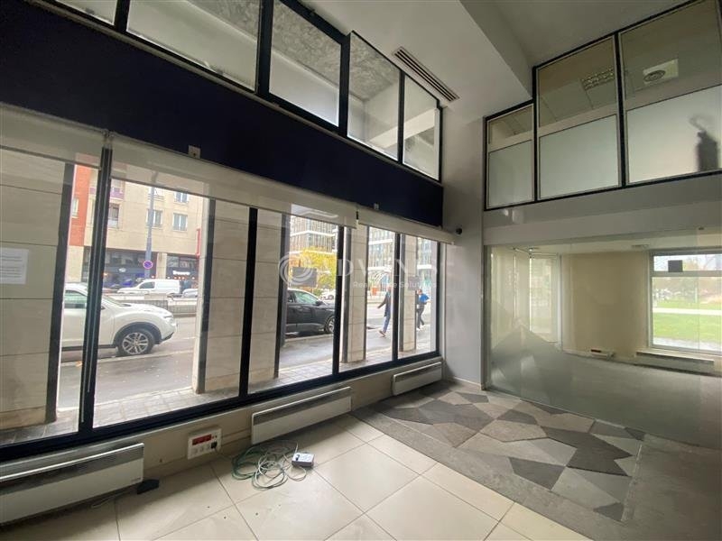 Location Commerces MONTIGNY LE BRETONNEUX (78180) - Photo 2