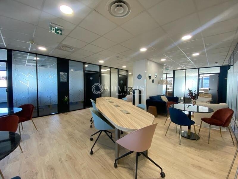Location Bureaux ELANCOURT (78990) - Photo 7