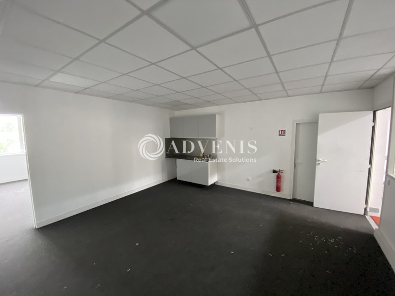 Location Activités Entrepôts LA VERRIERE (78320) - Photo 3