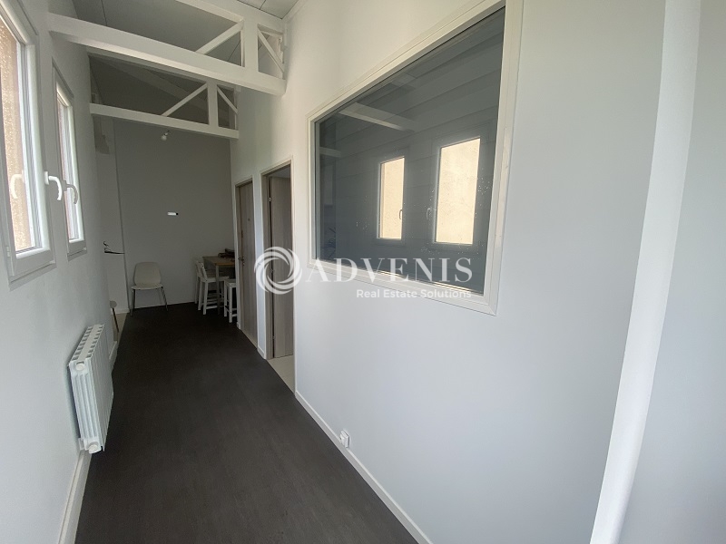 Location Bureaux LES ESSARTS LE ROI (78690) - Photo 2