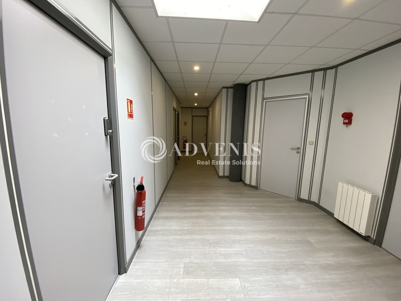 Location Bureaux TRAPPES (78190) - Photo 6