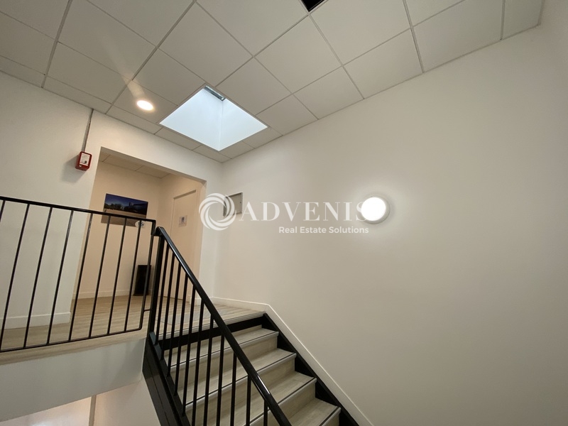 Vente Utilisateur Bureaux BUC (78530) - Photo 1