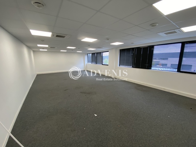 Location Bureaux ELANCOURT (78990) - Photo 1