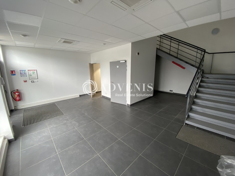 Location Bureaux ELANCOURT (78990) - Photo 2