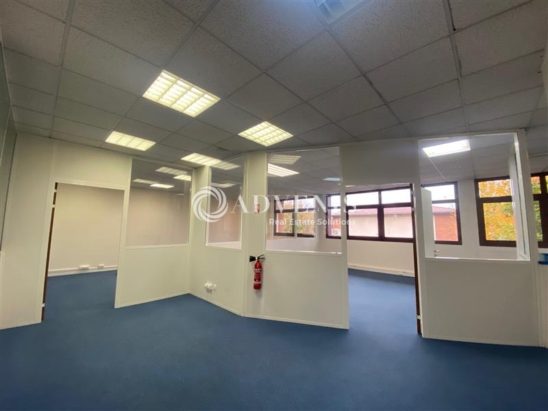 Location Bureaux et activités légères VOISINS LE BRETONNEUX (78960) - Photo 4