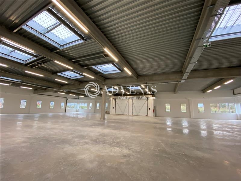 Location Bureaux et activités légères ELANCOURT (78990) - Photo 1