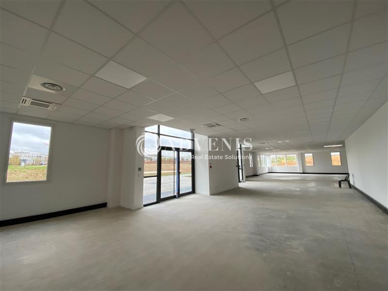 Location Bureaux et activités légères ELANCOURT (78990) - Photo 2