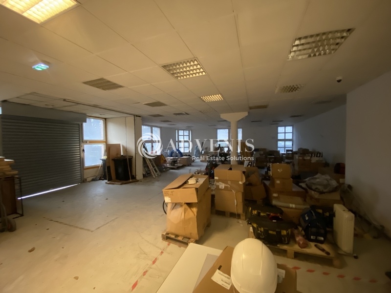 Location Bureaux et activités légères MONTIGNY LE BRETONNEUX (78180) - Photo 3