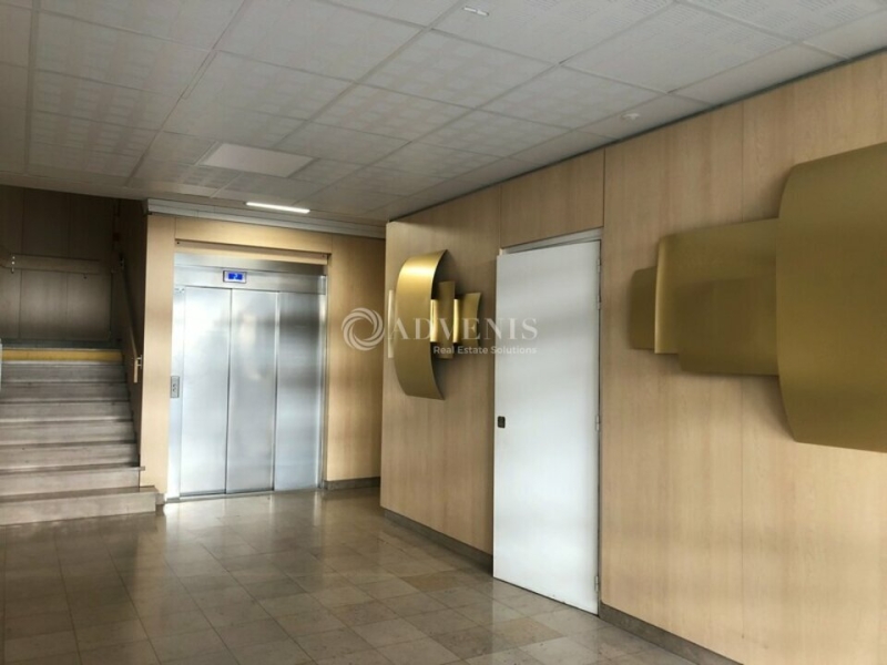 Location Bureaux LE CHESNAY (78150) - Photo 2