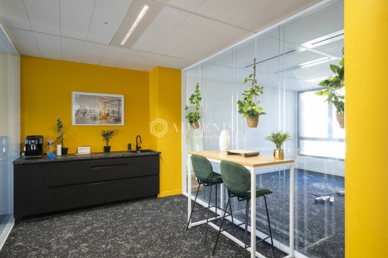 Vente Investisseur Bureaux MONTIGNY LE BRETONNEUX (78180) - Photo 4