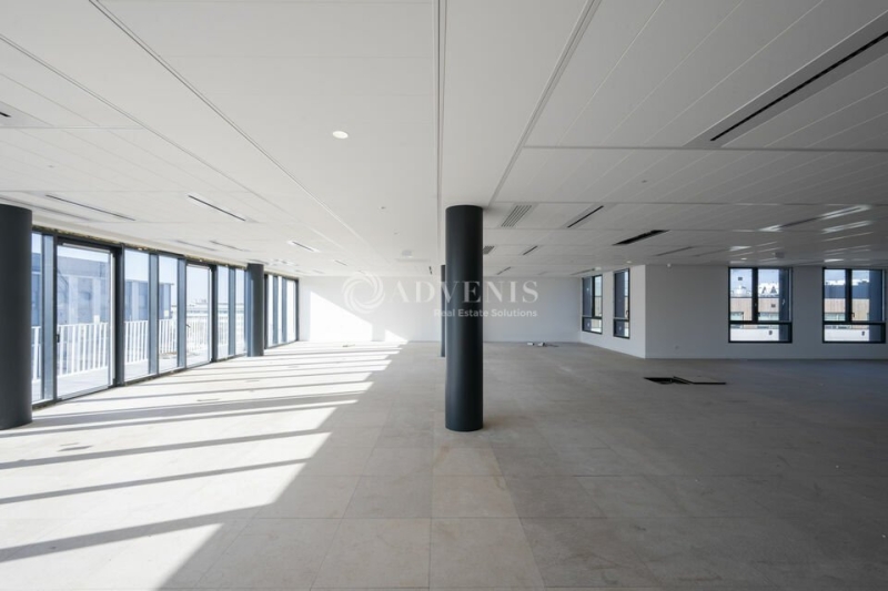 Vente Investisseur Bureaux MONTIGNY LE BRETONNEUX (78180) - Photo 7