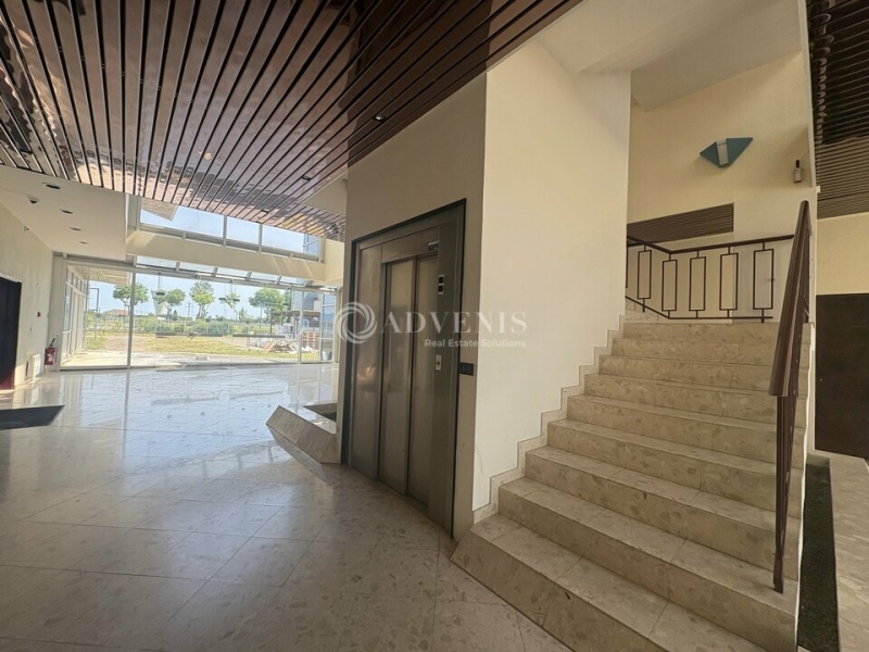 Location Bureaux LES ESSARTS LE ROI (78690) - Photo 2