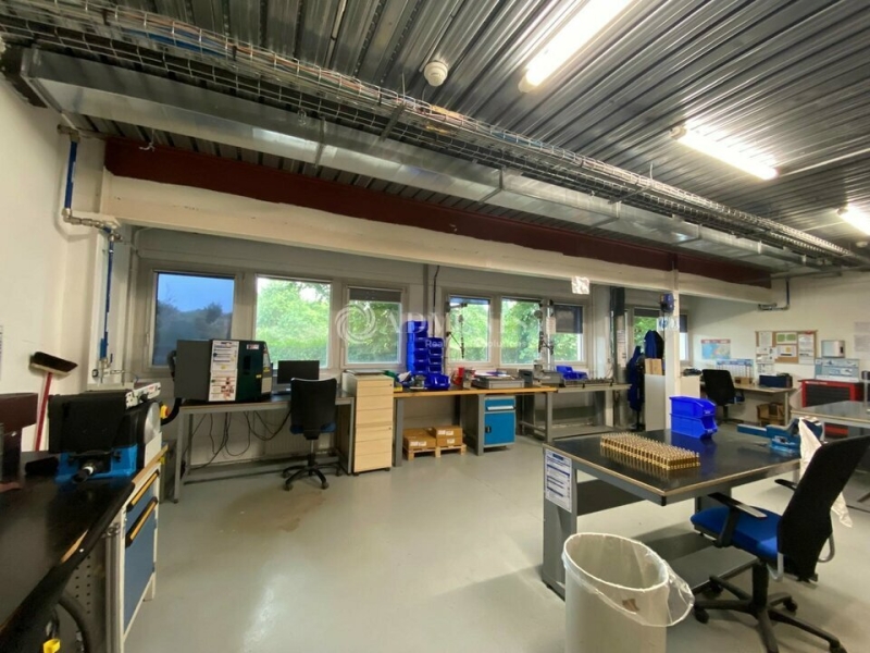 Location Entrepôts BUC (78530) - Photo 4