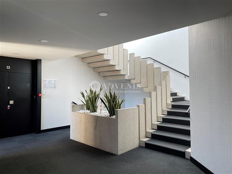 Vente Investisseur Bureaux VELIZY VILLACOUBLAY (78140) - Photo 2