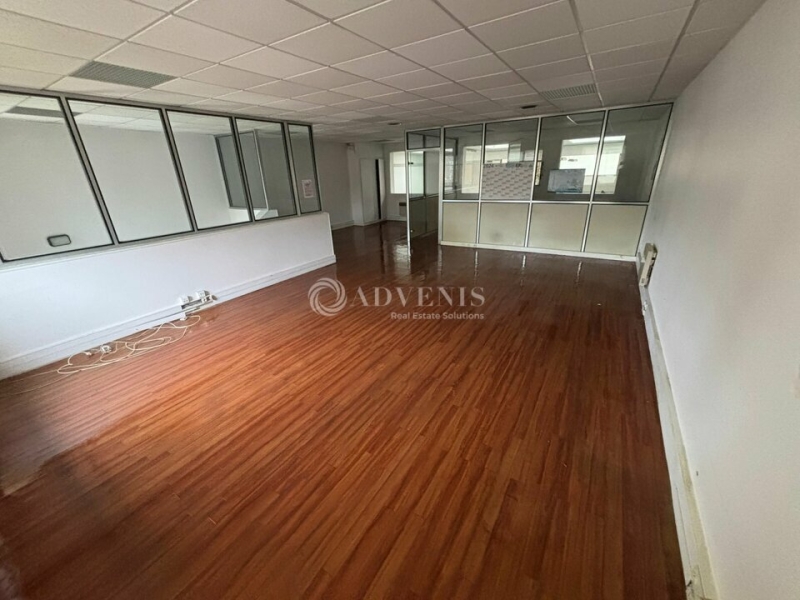 Location Activités Entrepôts VOISINS LE BRETONNEUX (78960) - Photo 2