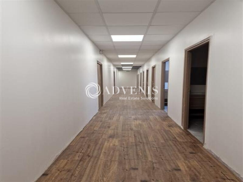 Location Bureaux MONTIGNY LE BRETONNEUX (78180) - Photo 4