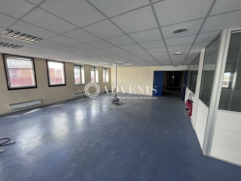 Location Bureaux MONTIGNY LE BRETONNEUX (78180) - Photo 5