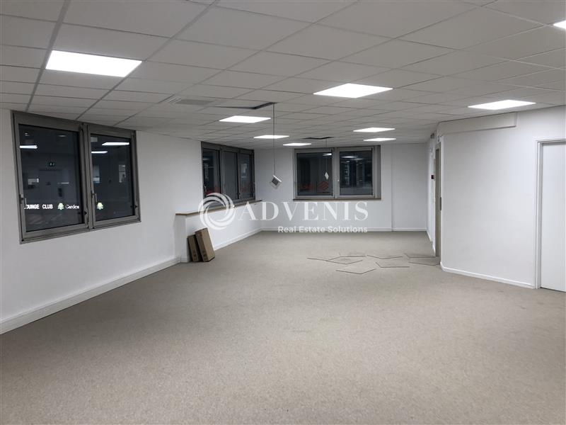 Location Bureaux MONTIGNY LE BRETONNEUX (78180) - Photo 2