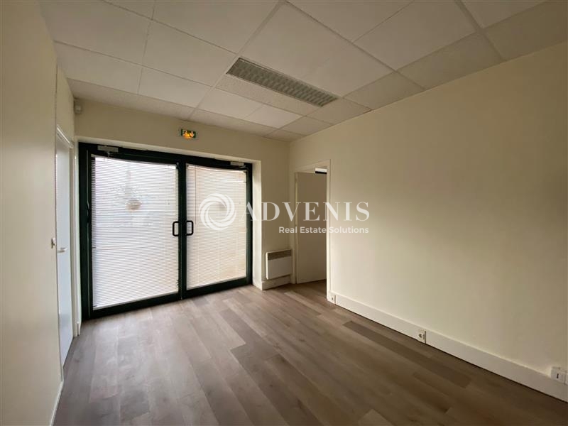 Location Bureaux et activités légères TRAPPES (78190) - Photo 2