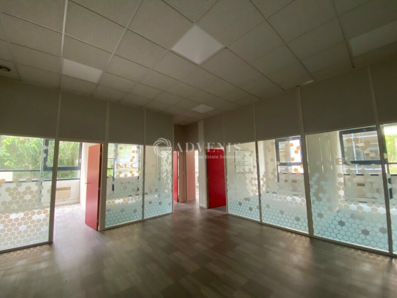 Location Bureaux et activités légères GUYANCOURT (78280) - Photo 3