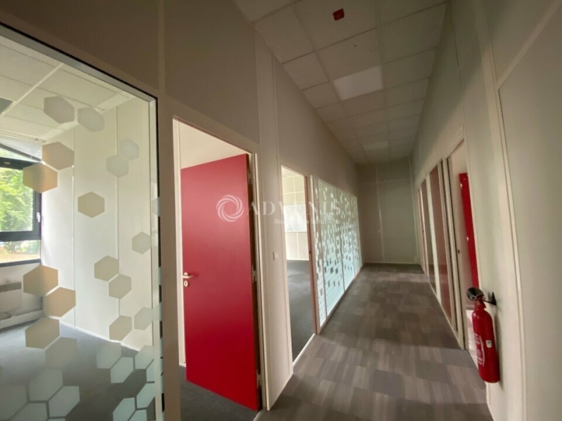 Location Bureaux et activités légères GUYANCOURT (78280) - Photo 4