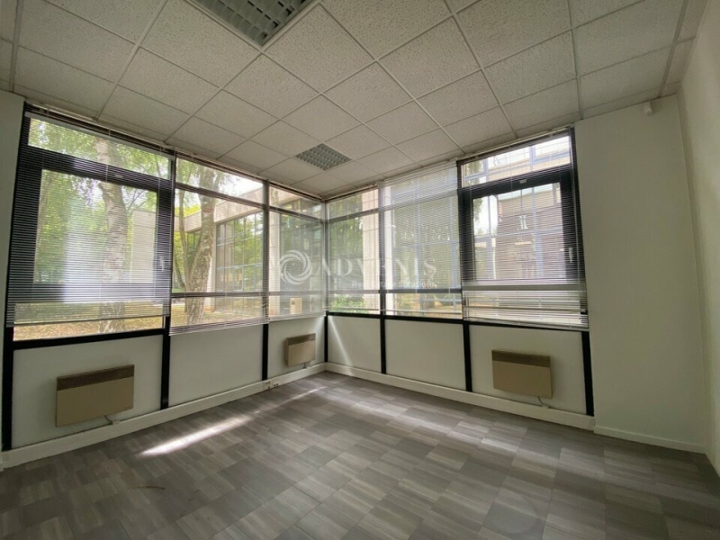 Location Bureaux et activités légères GUYANCOURT (78280) - Photo 5