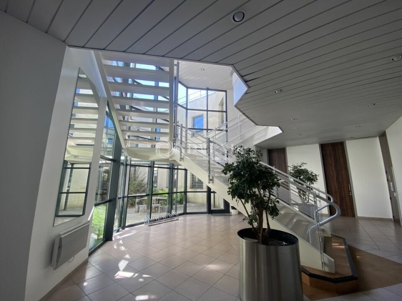 Location Bureaux et activités légères GUYANCOURT (78280) - Photo 6