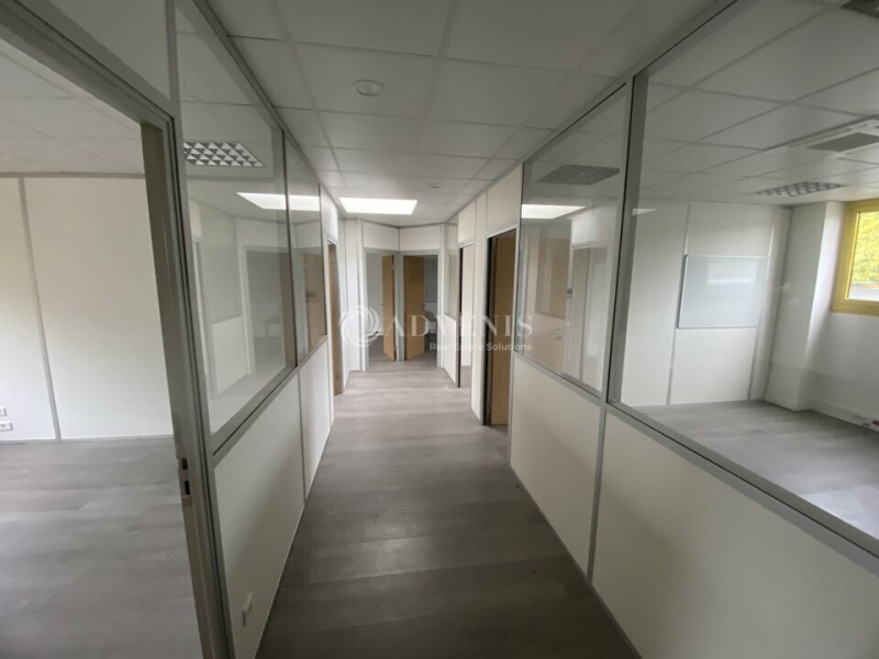 Location Activités Entrepôts BUC (78530) - Photo 6