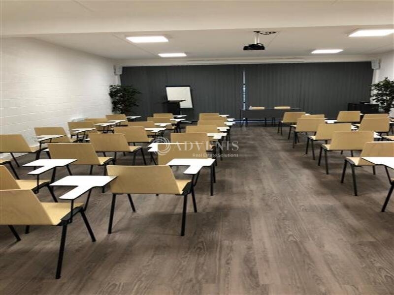 Location Bureaux et activités légères MONTIGNY LE BRETONNEUX (78180) - Photo 4