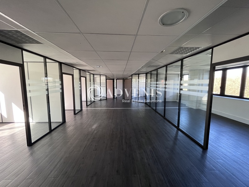 Location Bureaux MONTIGNY LE BRETONNEUX (78180) - Photo 4